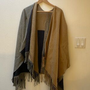 Uniqlo poncho